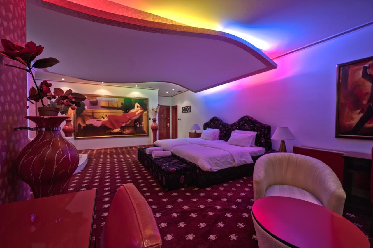 Hotel Rosa Blu Tirana Buitenkant foto