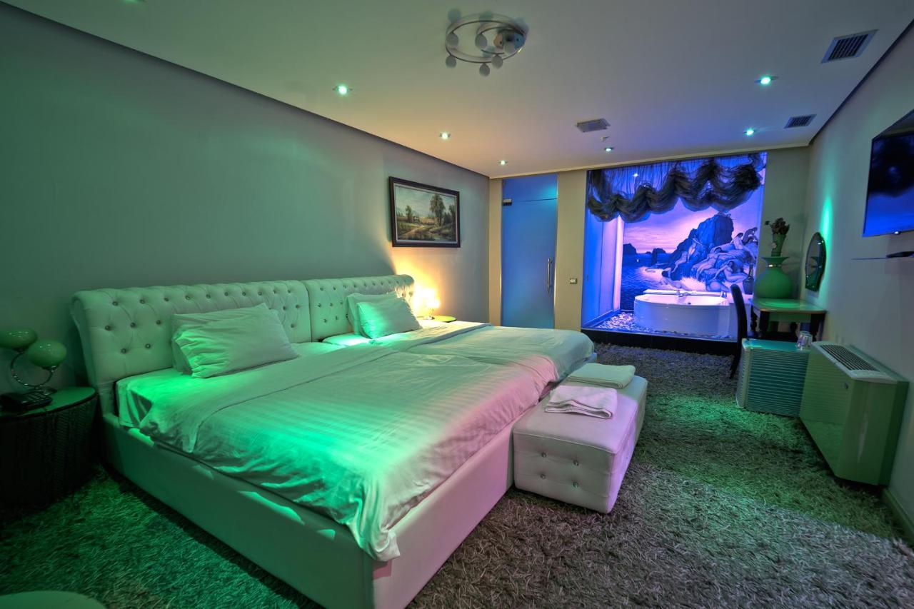 Hotel Rosa Blu Tirana Buitenkant foto