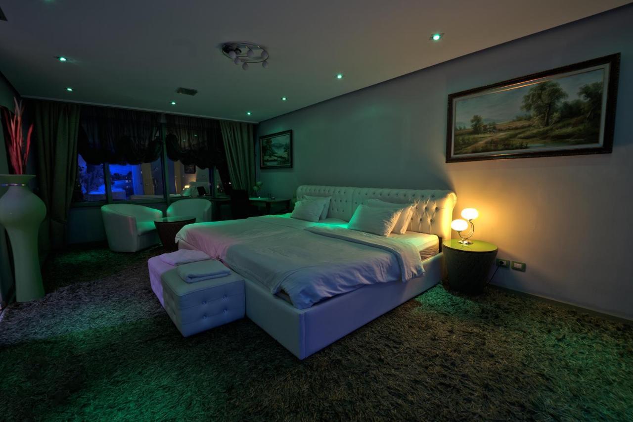 Hotel Rosa Blu Tirana Buitenkant foto