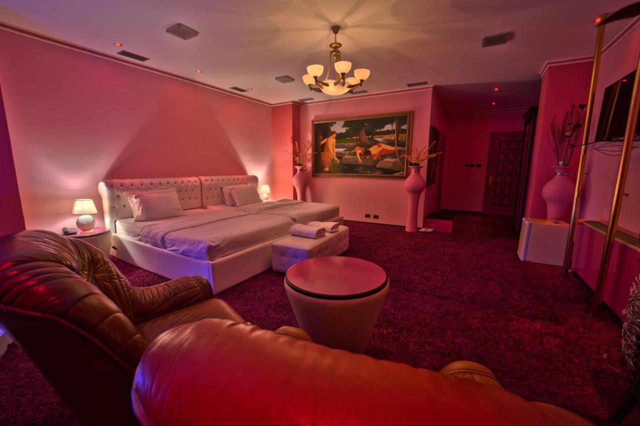 Hotel Rosa Blu Tirana Buitenkant foto