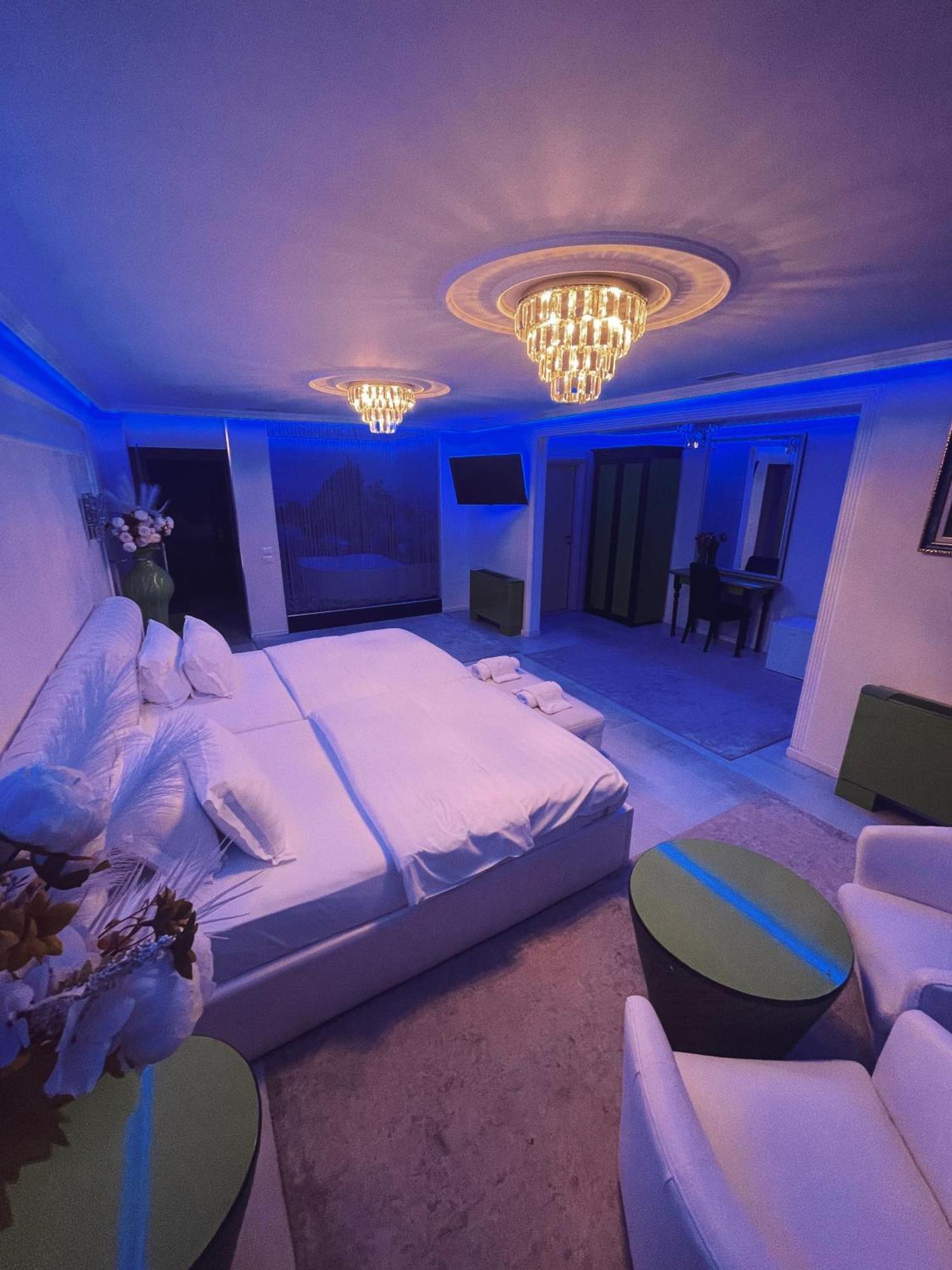 Hotel Rosa Blu Tirana Buitenkant foto
