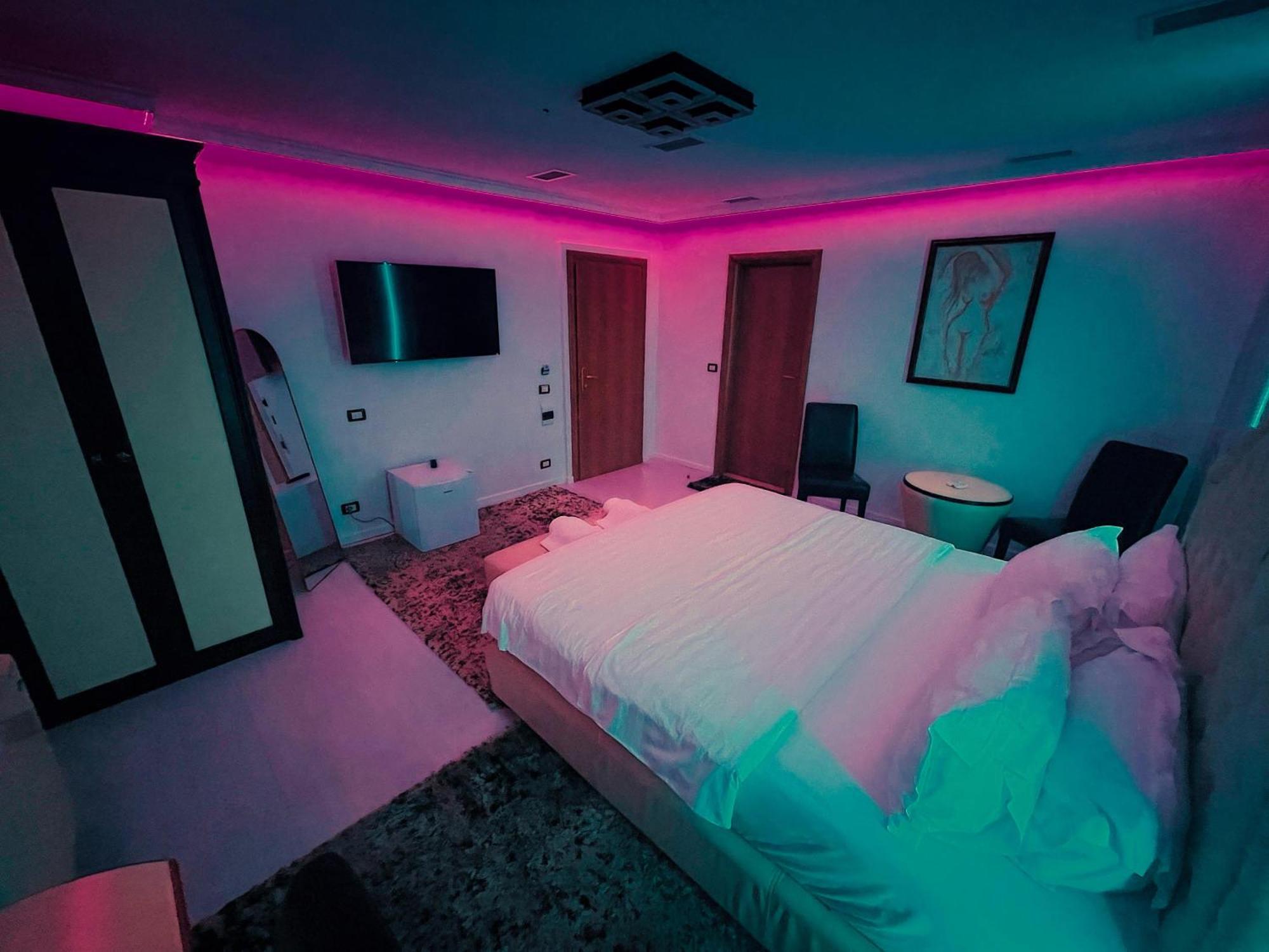 Hotel Rosa Blu Tirana Buitenkant foto