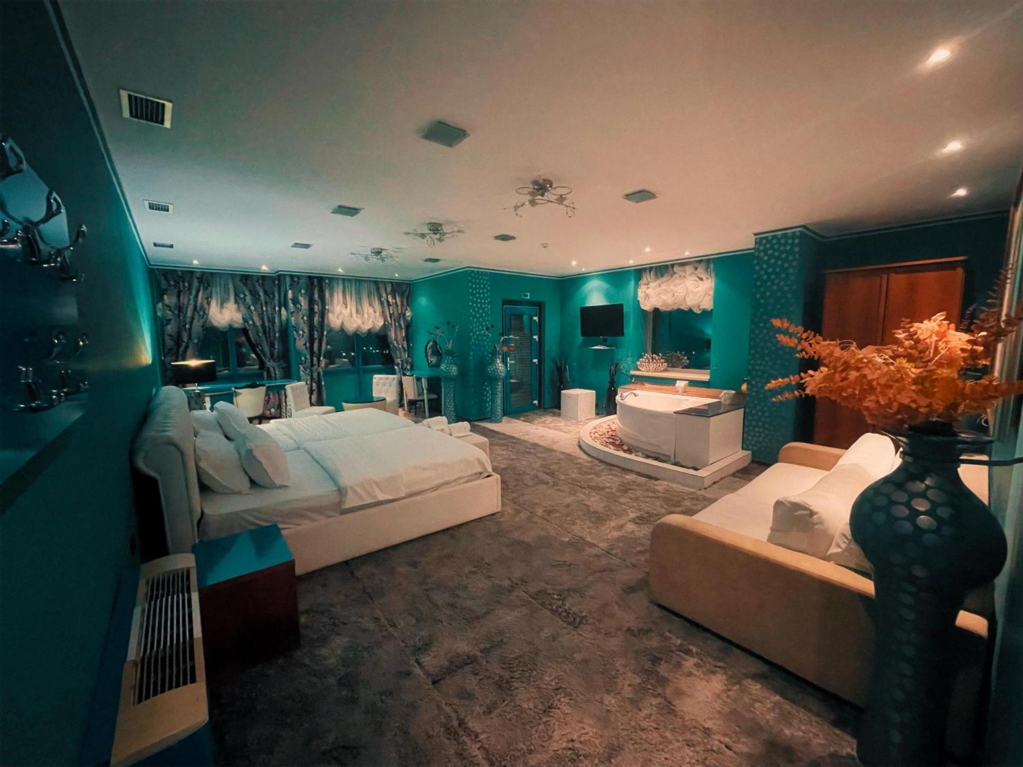Hotel Rosa Blu Tirana Buitenkant foto